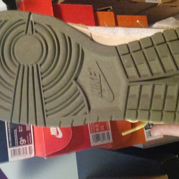 Nike Dunks - Picture 2 of 4